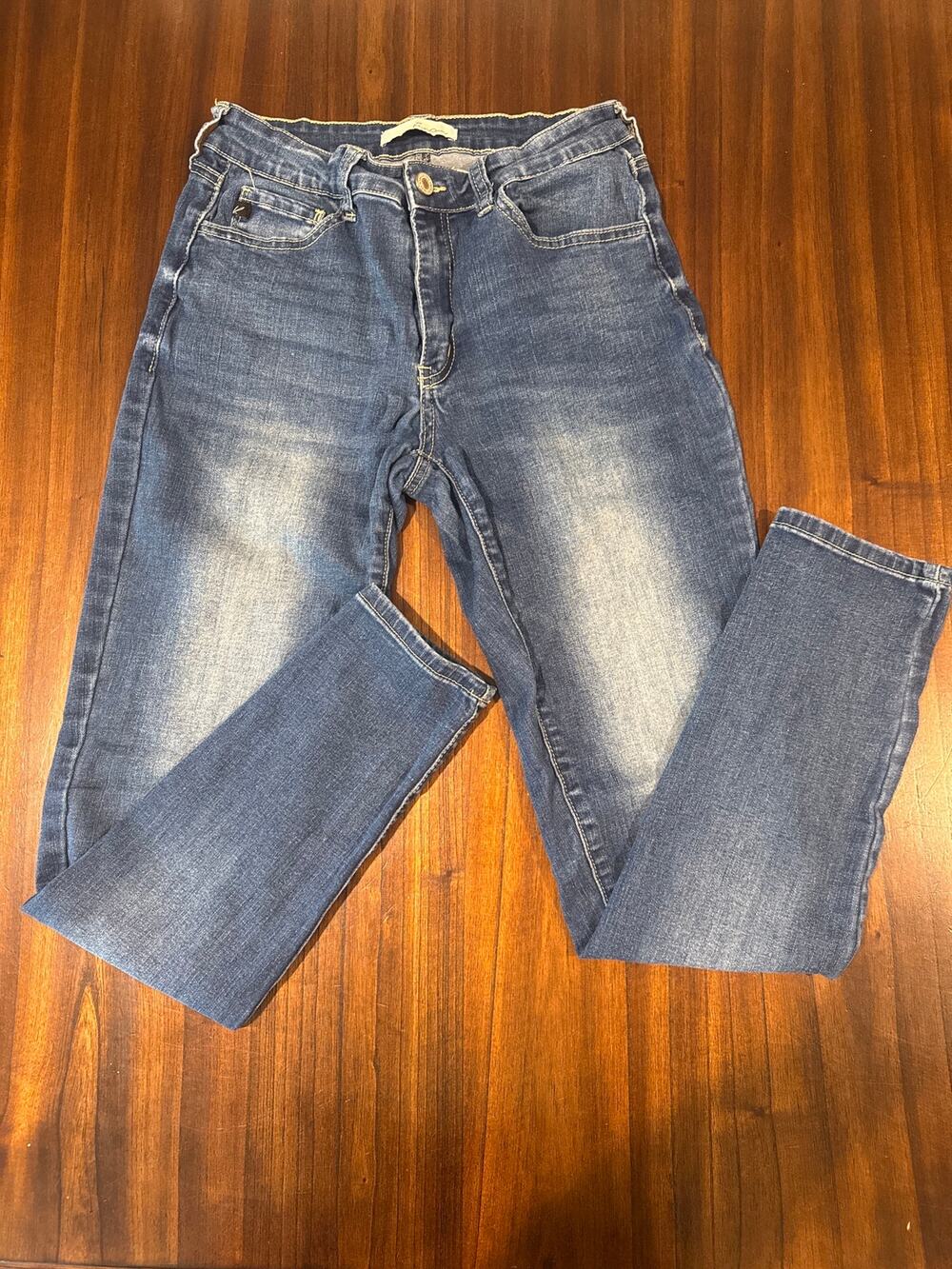 KanCan Jeans Women’s 9/28 Medium Wash Skinny Jeans Stretch Faded Denim